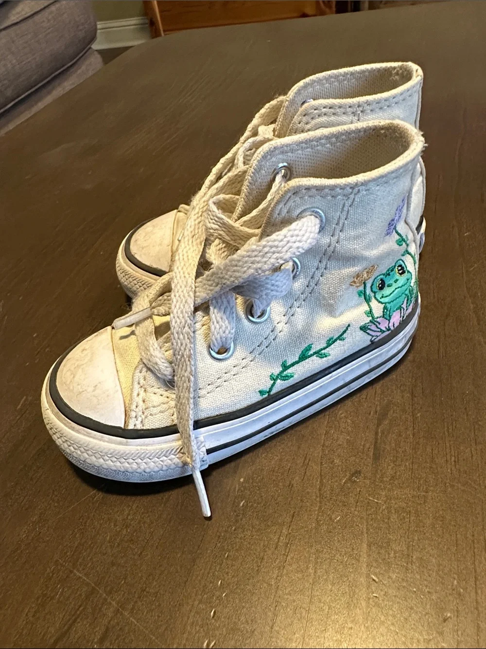 Converse Kids Cream High-Top Sneakers with Green Frog Embroidery